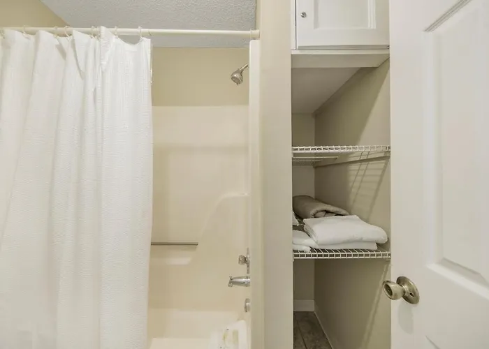 Sundial A2 By Collection Apartment